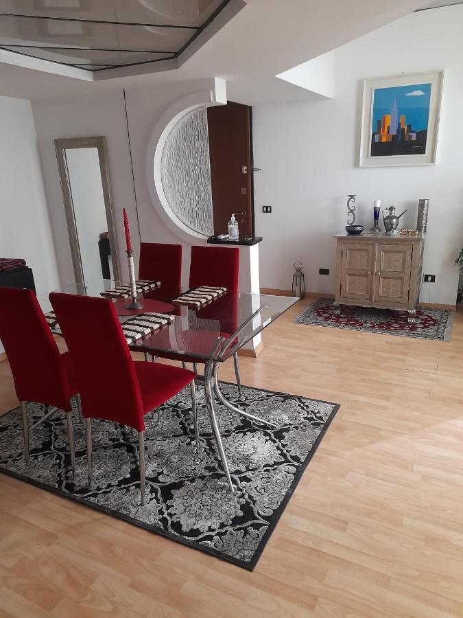 Corte Lambruschini Central Apartment With Free Covered Parking Genoa Bagian luar foto