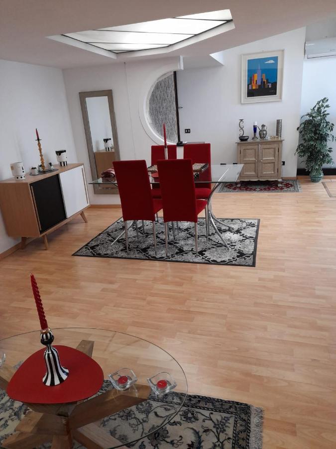 Corte Lambruschini Central Apartment With Free Covered Parking Genoa Bagian luar foto