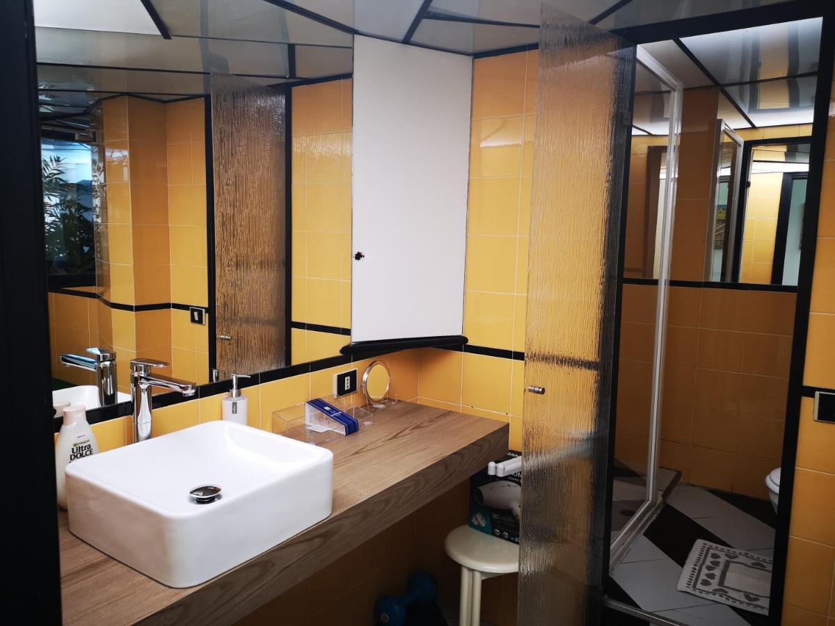 Corte Lambruschini Central Apartment With Free Covered Parking Genoa Bagian luar foto