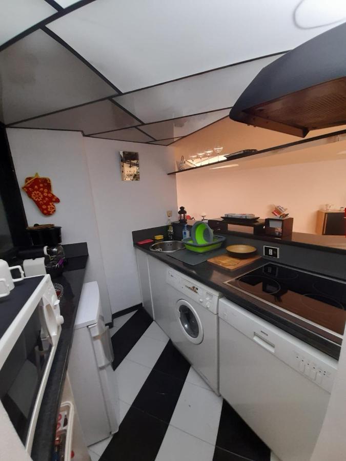 Corte Lambruschini Central Apartment With Free Covered Parking Genoa Bagian luar foto
